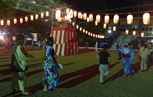 壬生寺で盆おどり大会　朱三学区