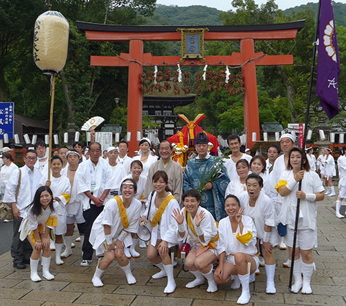 松尾大社八朔祭　女神輿やまぶき会　１８年目を迎える新しい伝統です