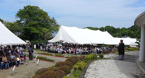 心安らかにお眠りください　深草墓園秋季慰霊式典